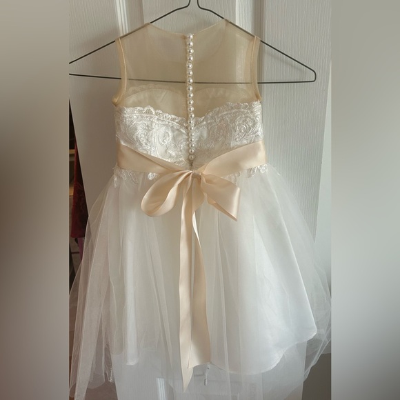 Flower girl / formal dress size 3T - Picture 2 of 2